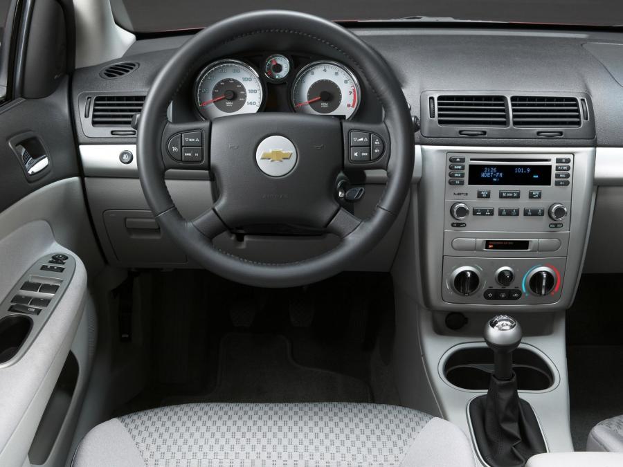  Chevrolet Cobalt SS Supercharged Coupe 2005 года  (фото 29 из 36)
